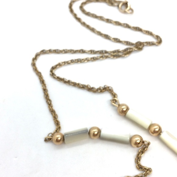 3/$30 VINTAGE PORCELAIN MEDALLION NECKLACE FLORAL GOLD TONE CHAIN BOHO ASIAN - Picture 7 of 12